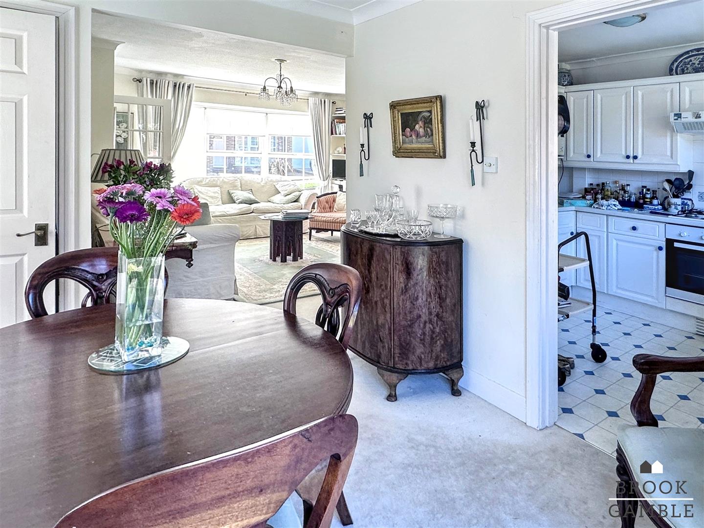 3 Bedroom House. Beechwood Crescent in Eastbourne, East Sussex 6